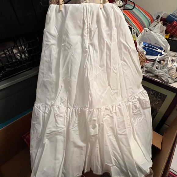 Wedding Dress with train, Petticoat, Veil - Picture 7 of 8